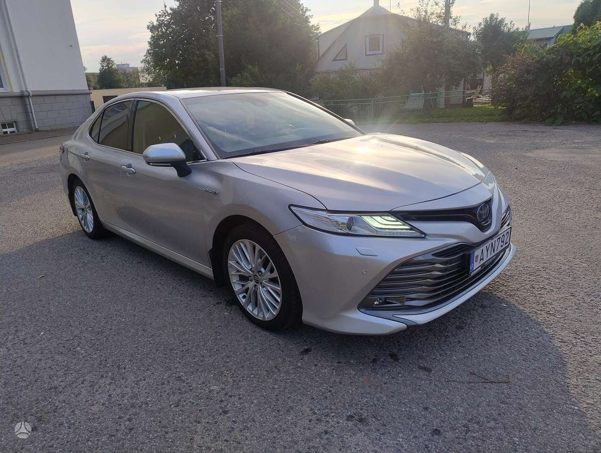 Toyota Camry - 2