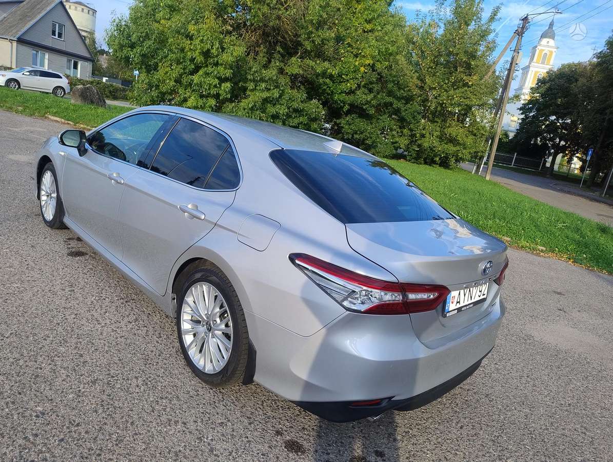 Toyota Camry - 3