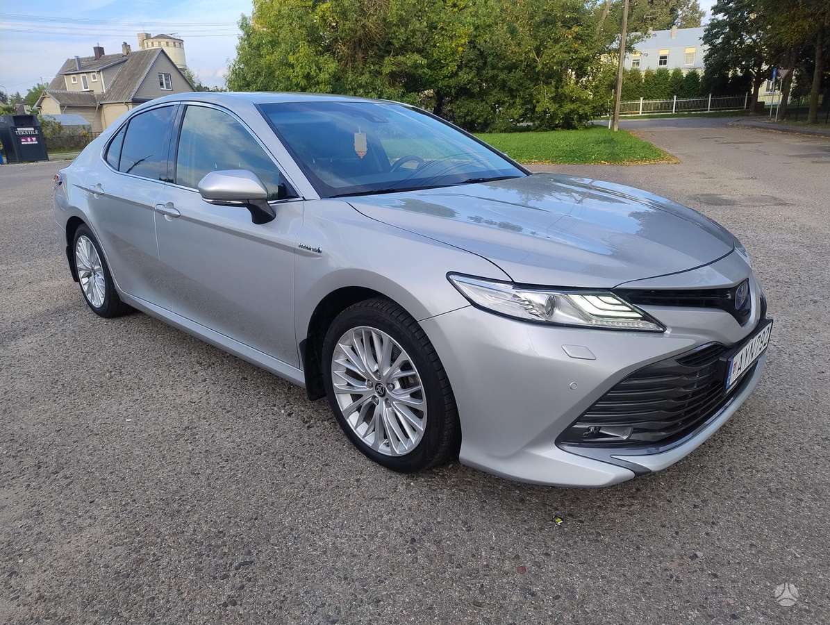 Toyota Camry - 5