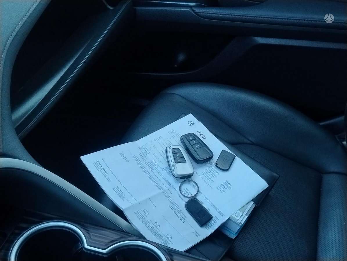 Toyota Camry - 8