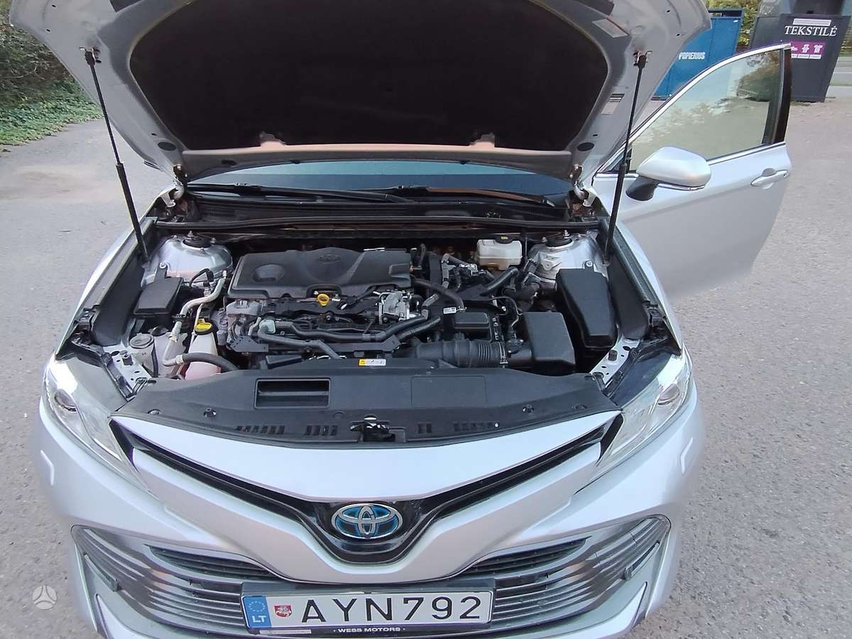 Toyota Camry - 6