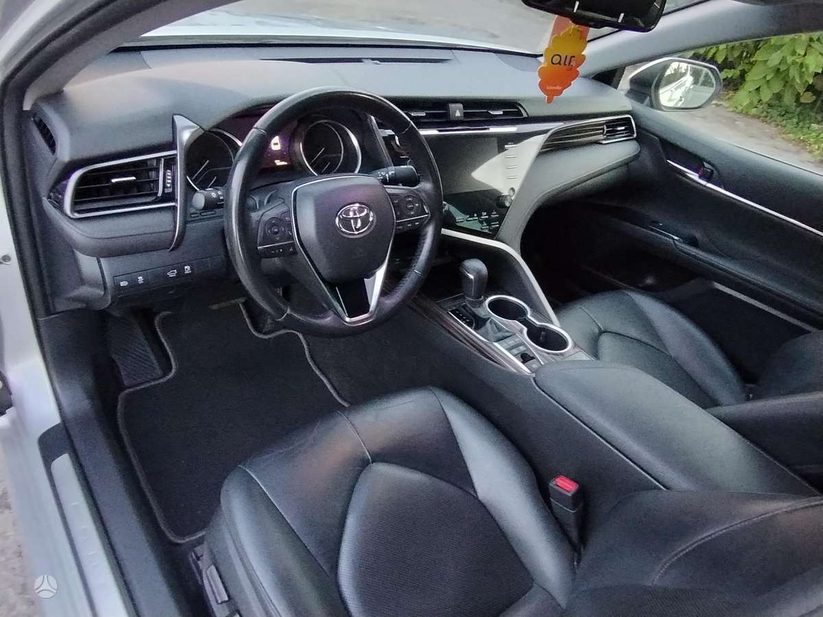Toyota Camry - 11