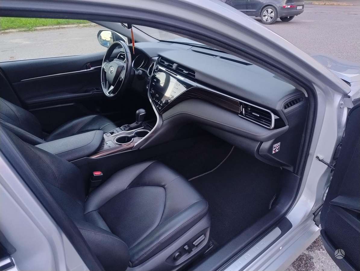 Toyota Camry - 12
