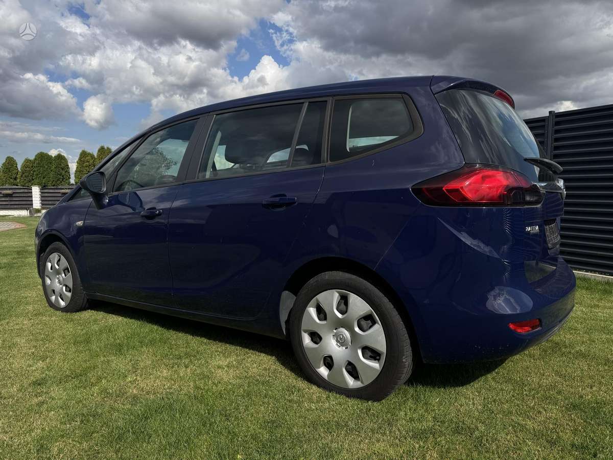 Opel Zafira Tourer - 2