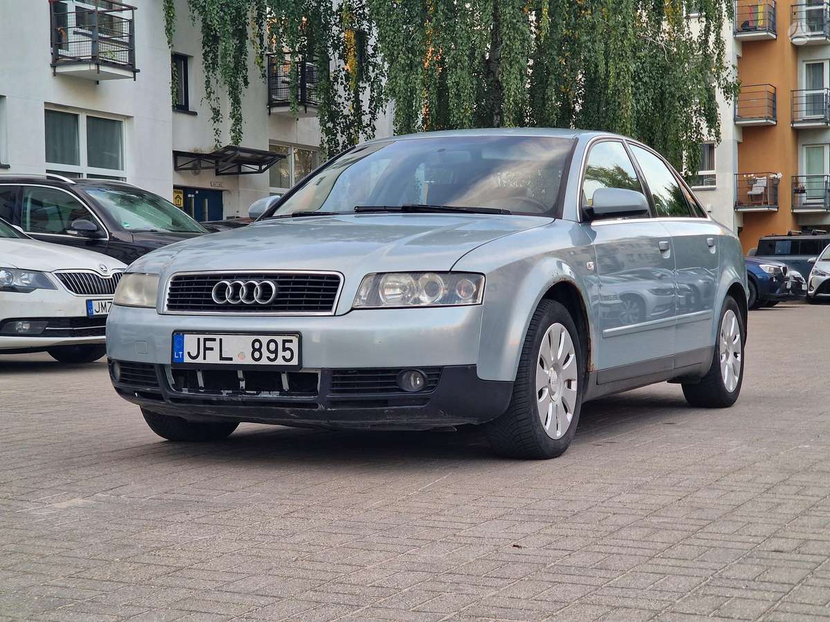 Audi A4 - 1