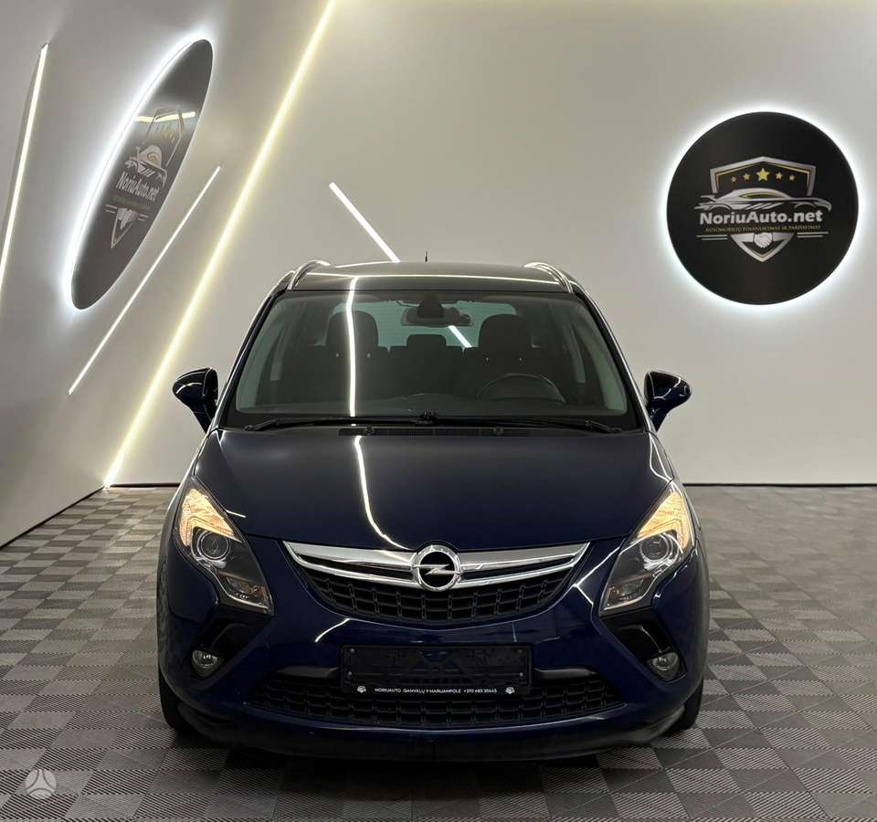 Opel Zafira Tourer - 11