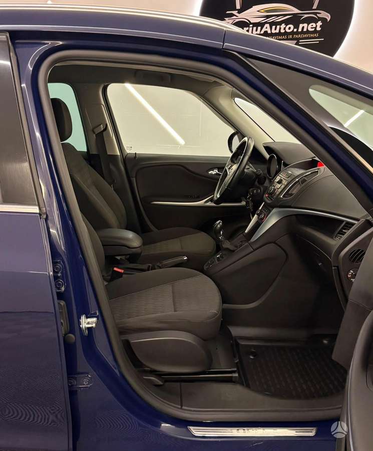 Opel Zafira Tourer - 7