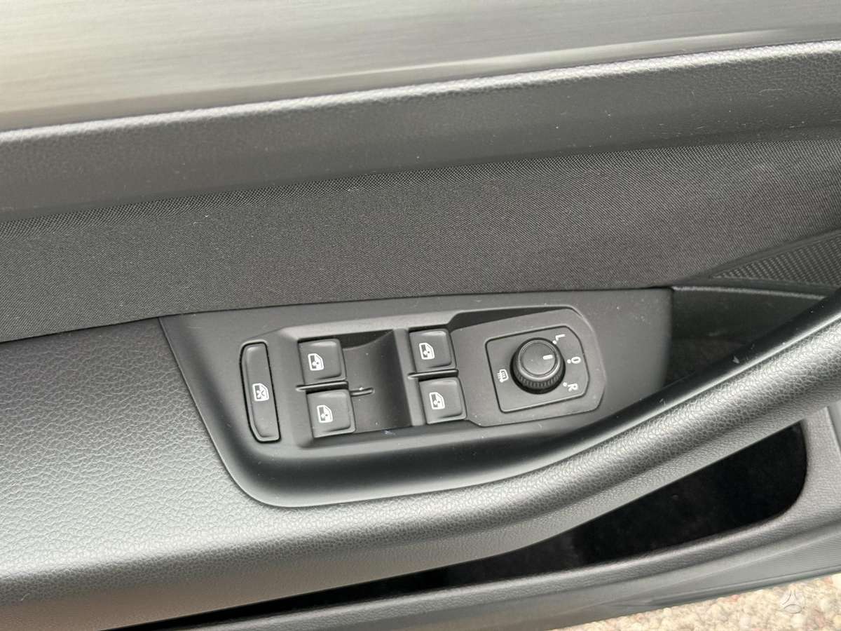 Volkswagen Passat - 11