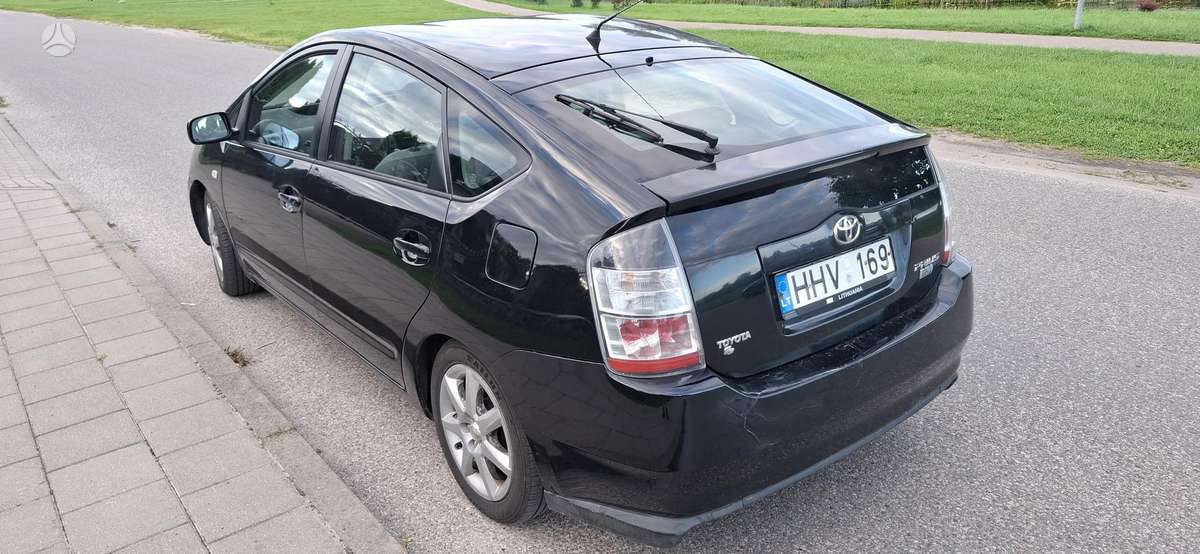Toyota Prius - 3