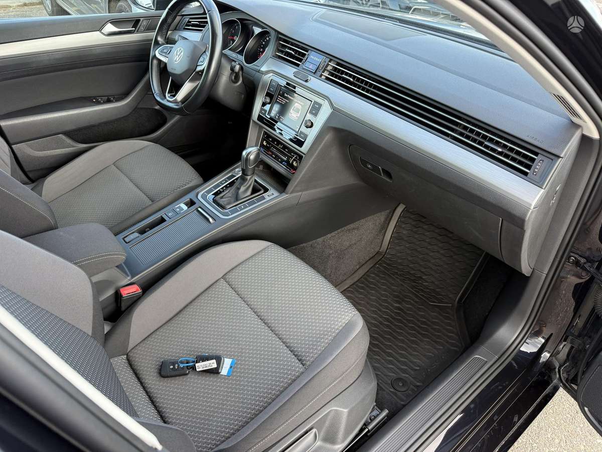 Volkswagen Passat - 11