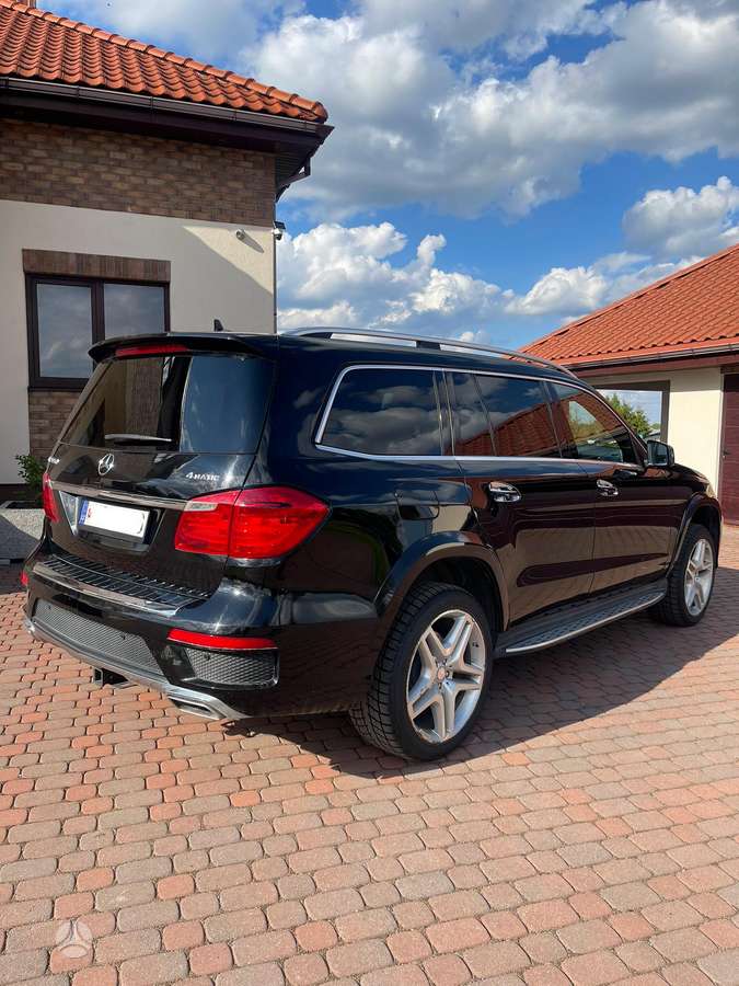 Mercedes-Benz GL550 - 3
