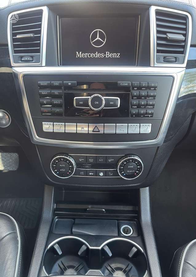 Mercedes-Benz GL550 - 4
