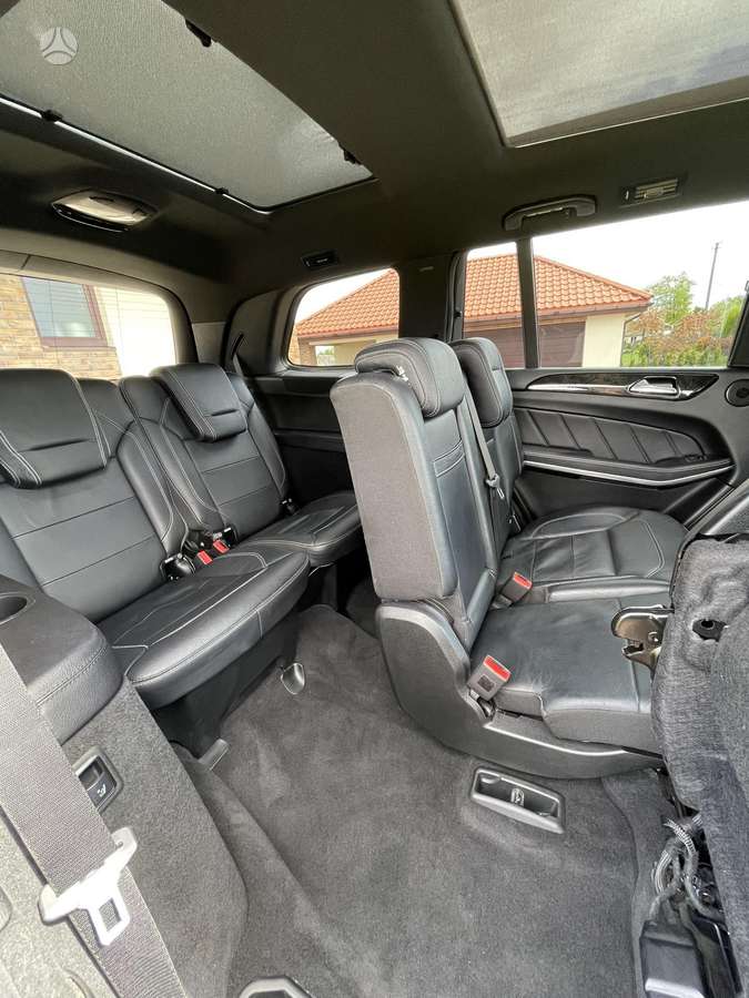 Mercedes-Benz GL550 - 6