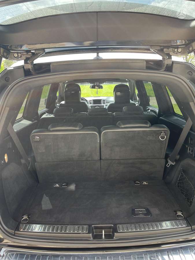 Mercedes-Benz GL550 - 7