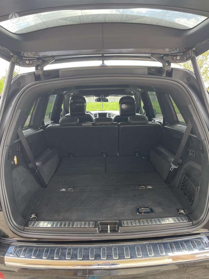 Mercedes-Benz GL550 - 9