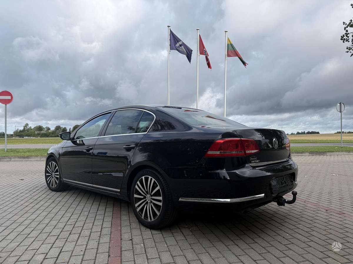Volkswagen Passat - 4