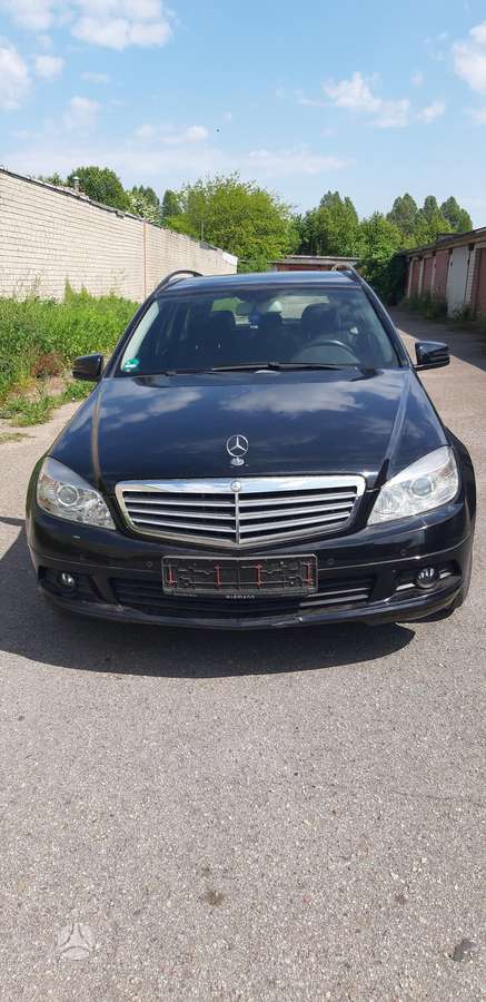 Mercedes-Benz C200 - 1