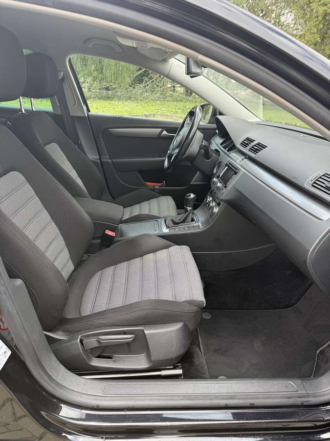 Volkswagen Passat - 10