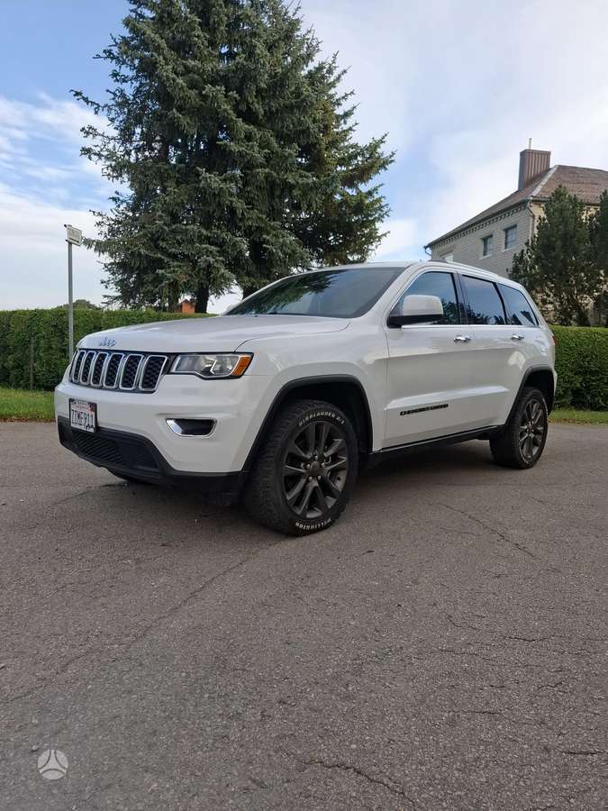 Jeep Grand Cherokee - 8