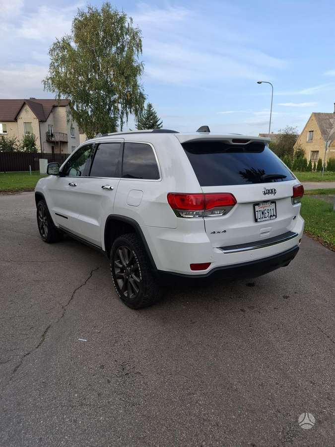 Jeep Grand Cherokee - 9