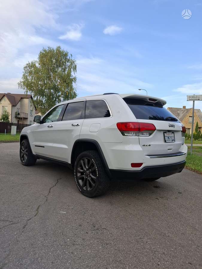 Jeep Grand Cherokee - 12