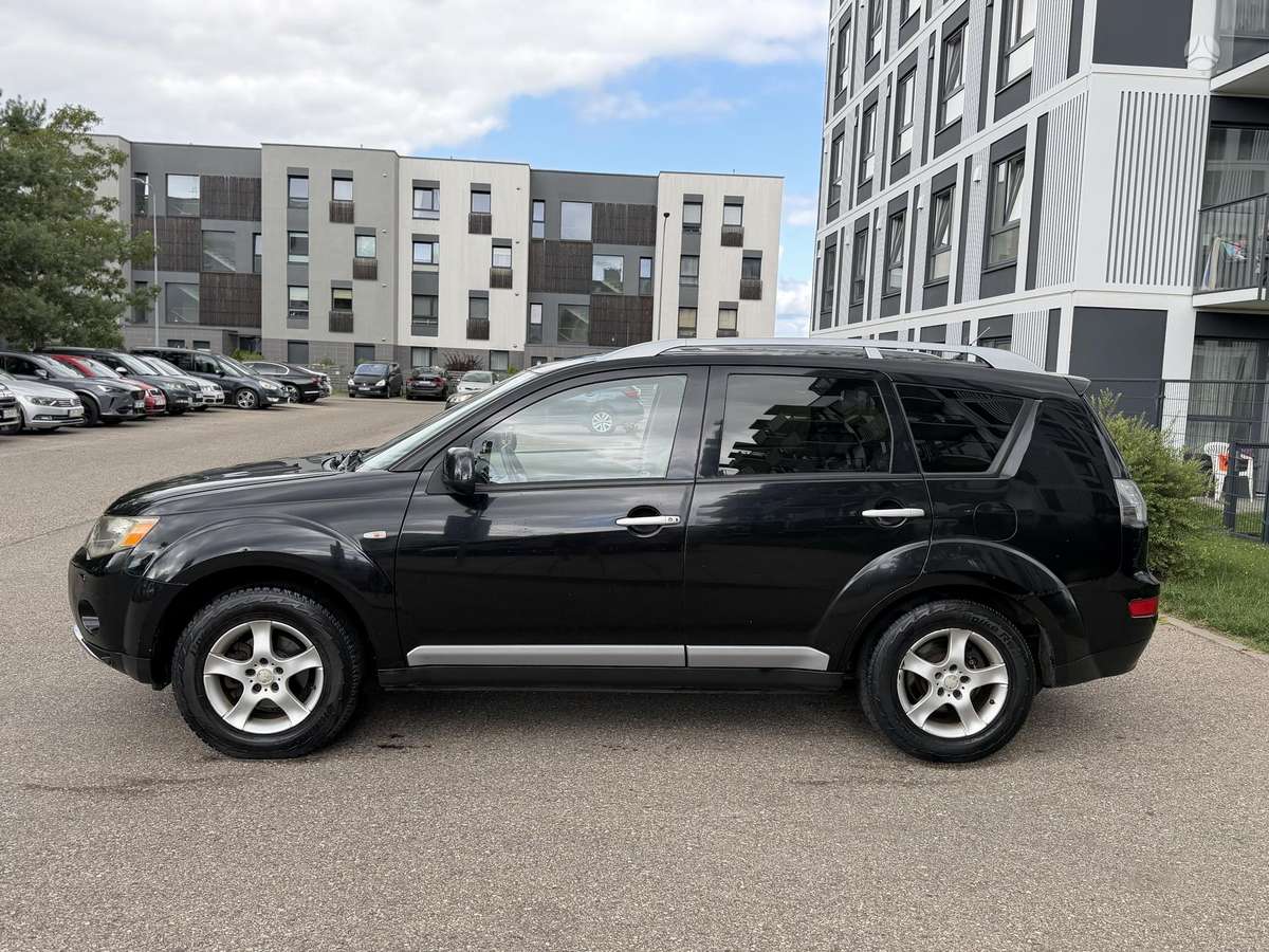 Mitsubishi Outlander - 4