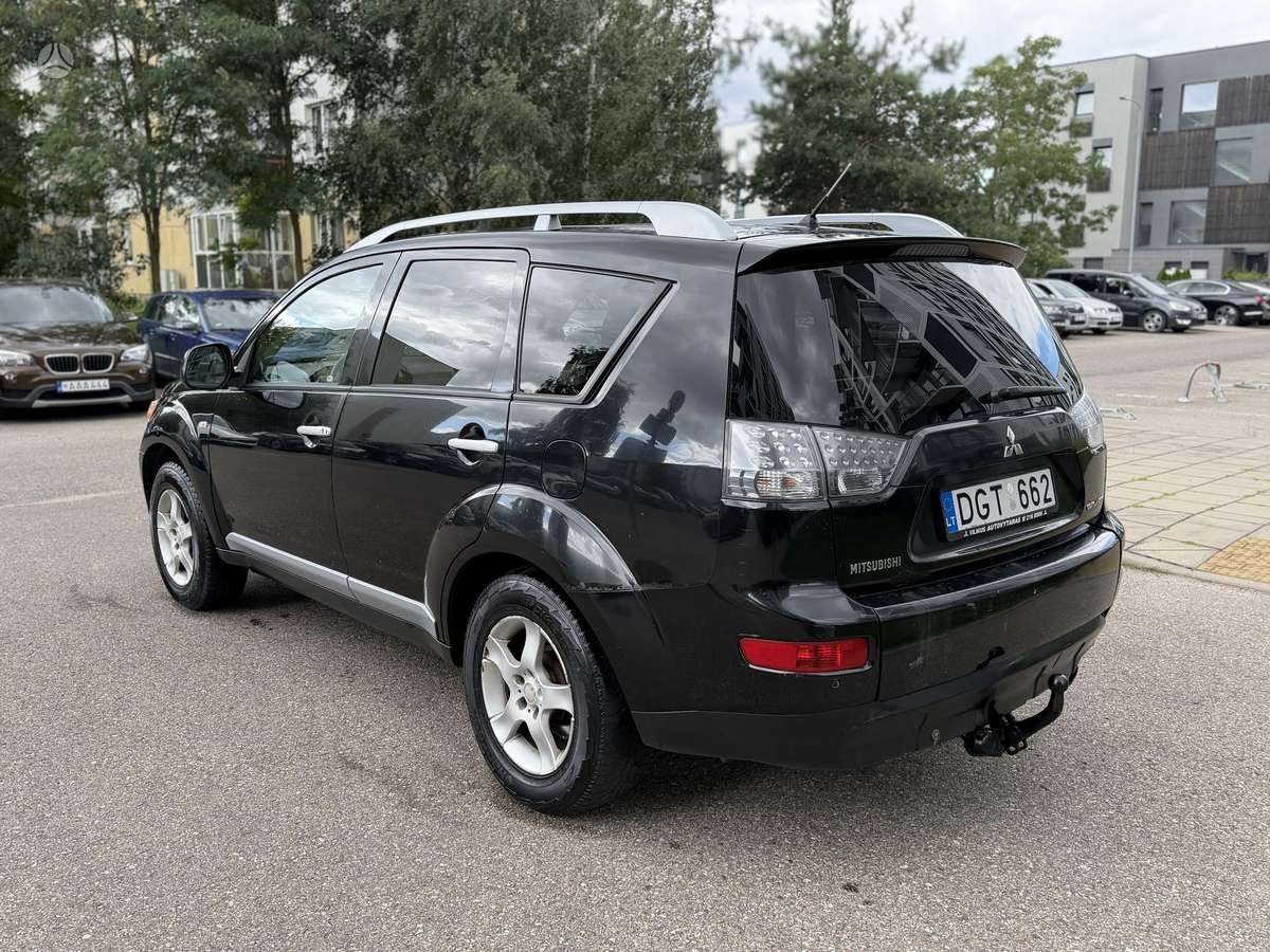 Mitsubishi Outlander - 5