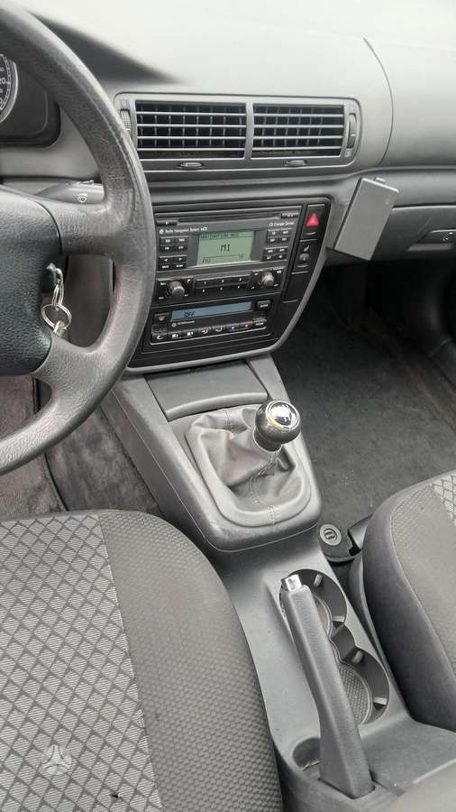Volkswagen Passat - 11
