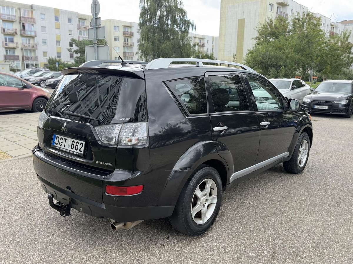 Mitsubishi Outlander - 7
