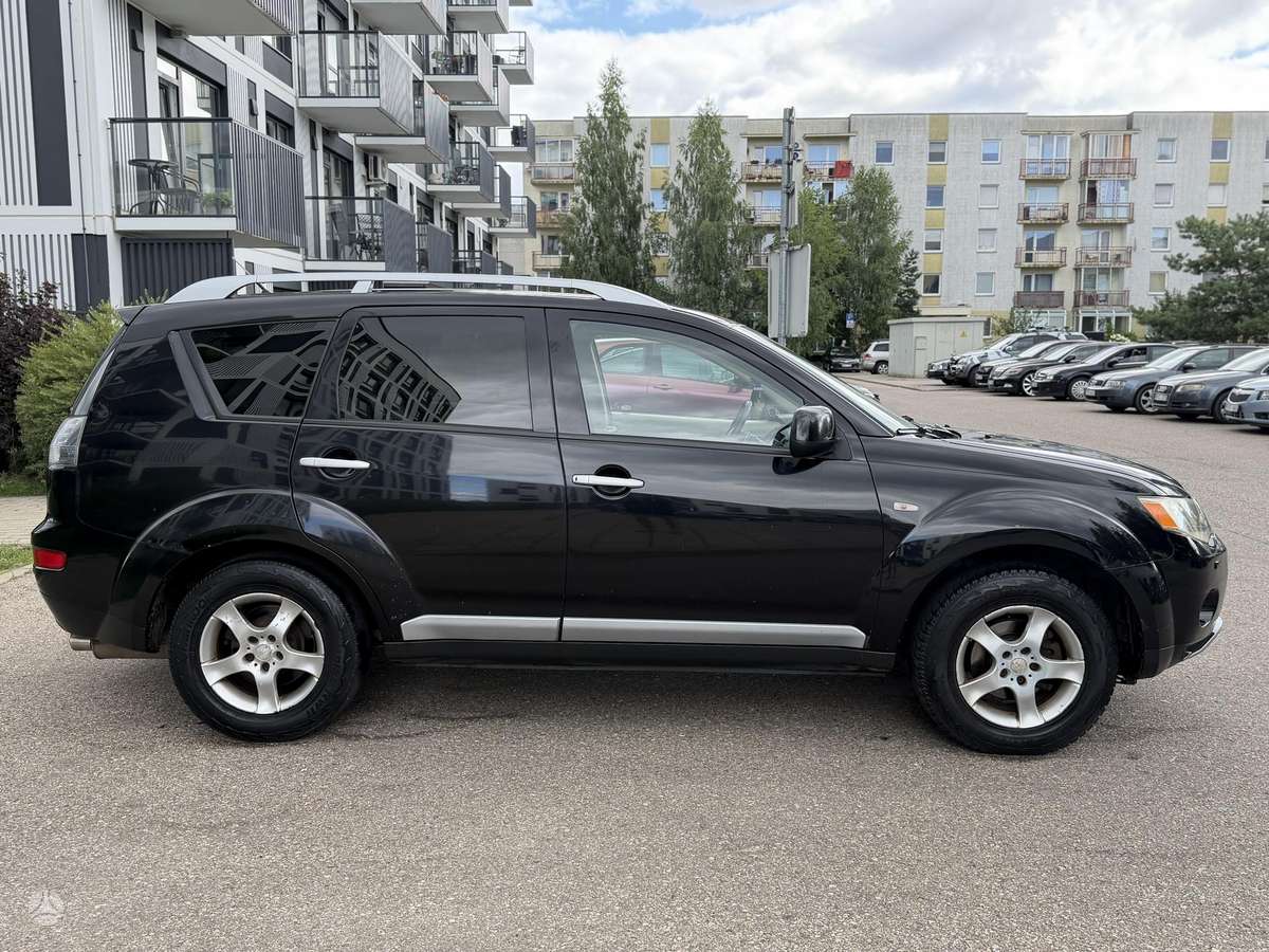 Mitsubishi Outlander - 8