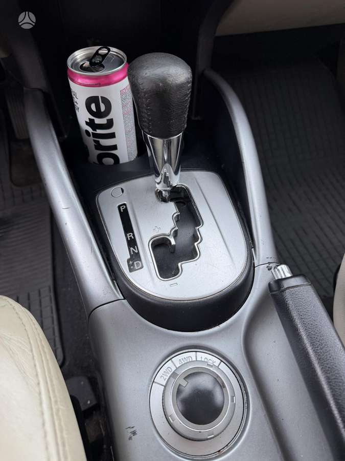 Mitsubishi Outlander - 12