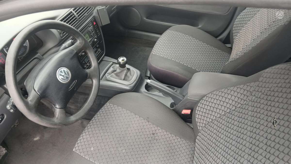 Volkswagen Passat - 12