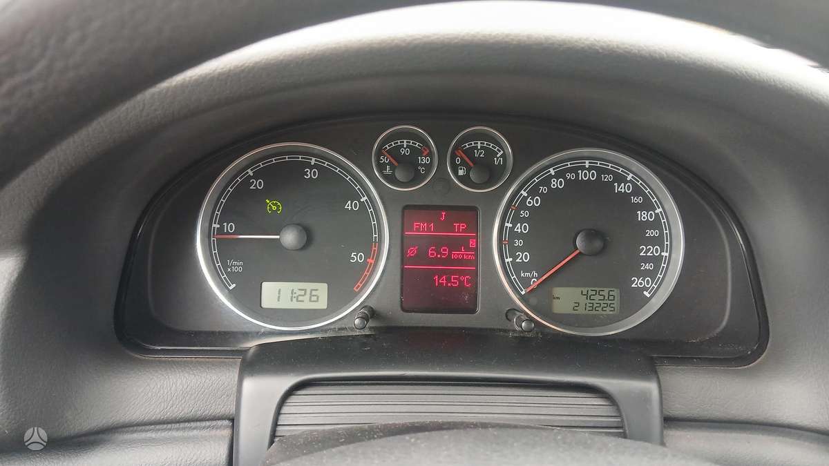 Volkswagen Passat - 10