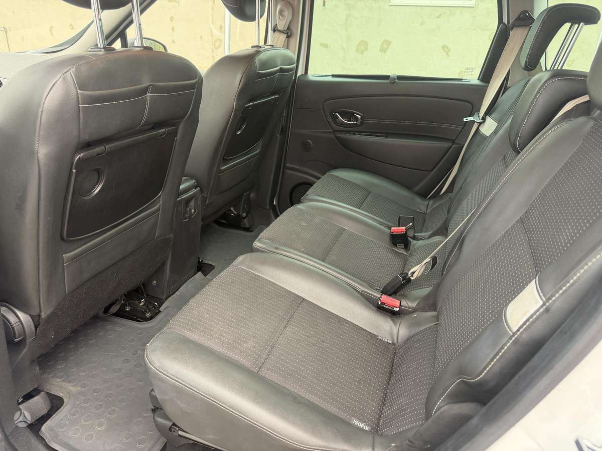Renault Grand Scenic - 8