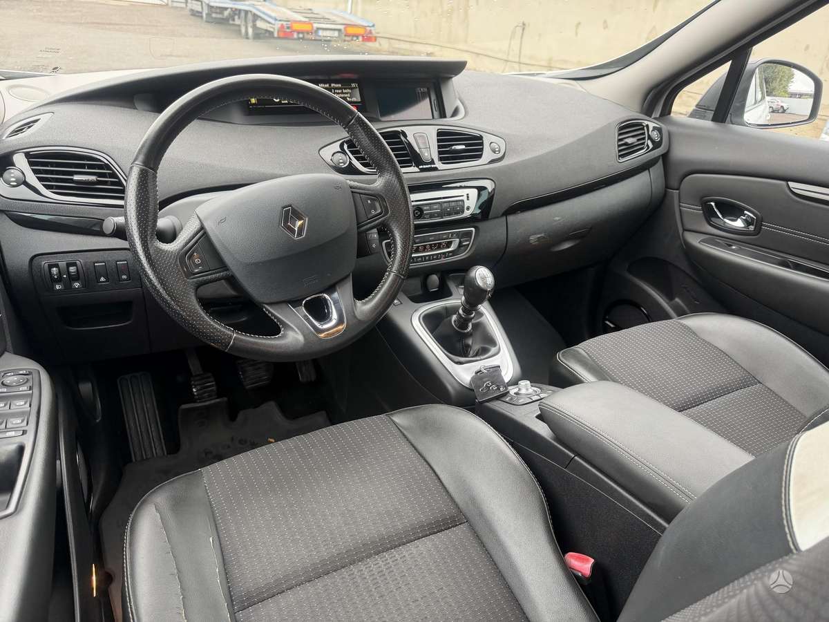 Renault Grand Scenic - 9