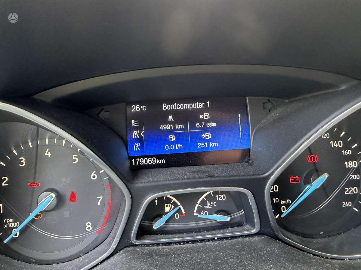 Ford Focus - 8