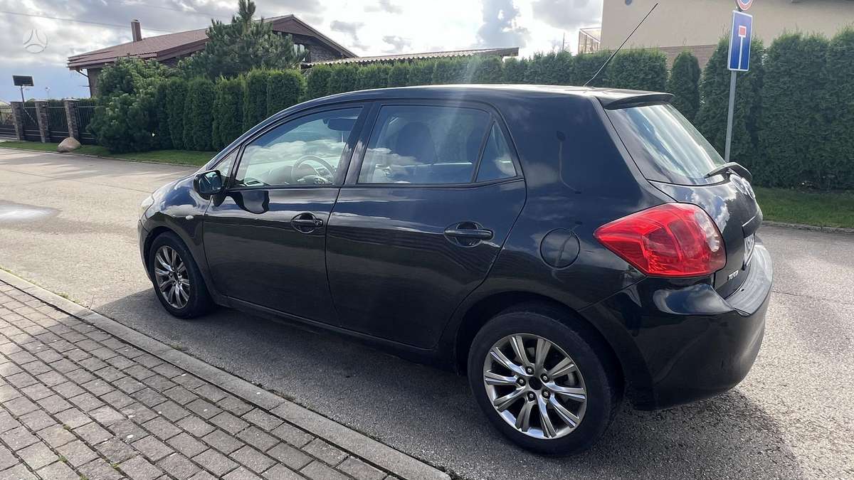 Toyota Auris - 1