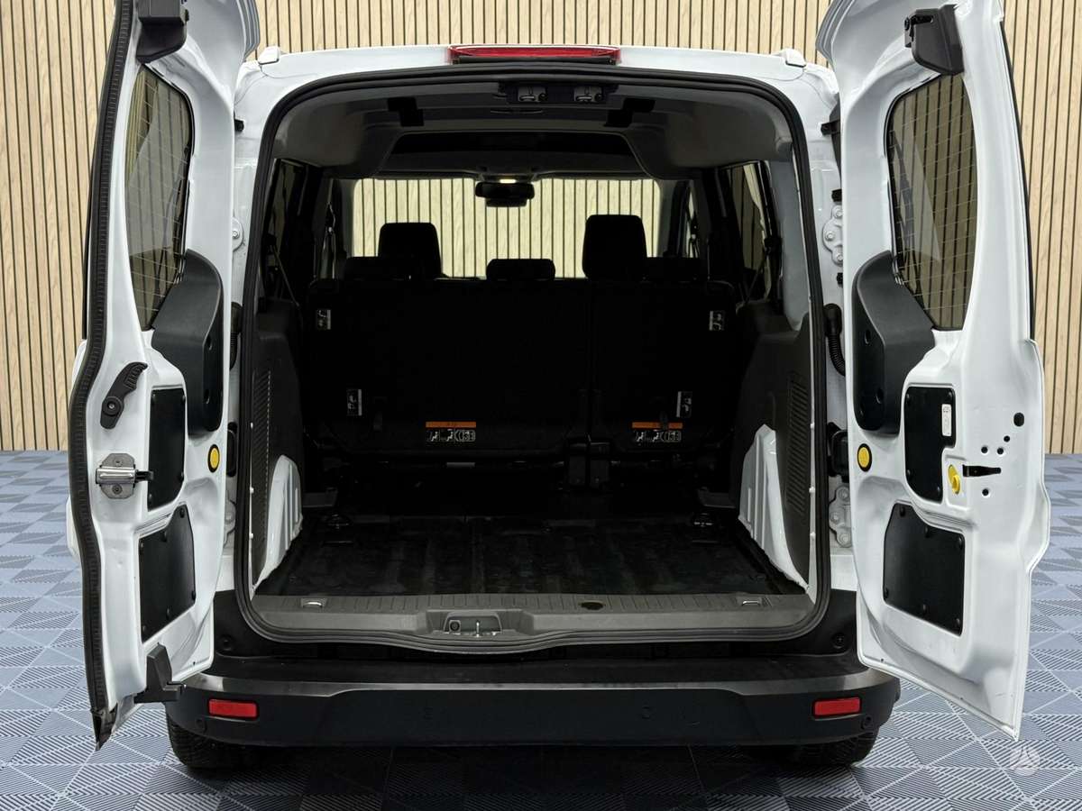Ford Transit Connect - 8