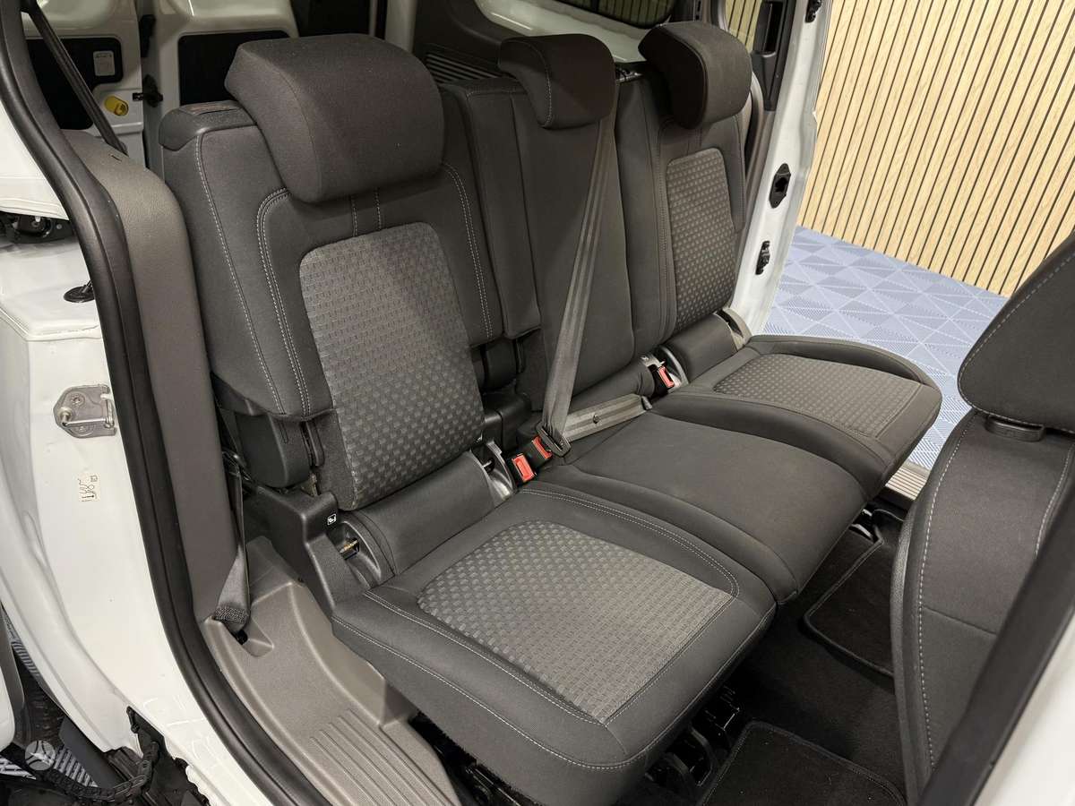 Ford Transit Connect - 10