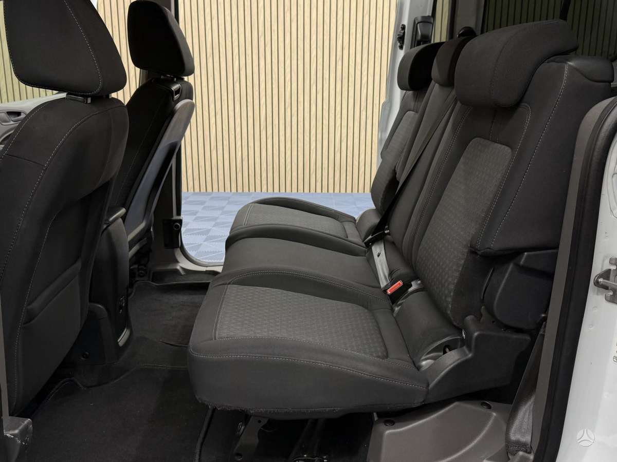 Ford Transit Connect - 11