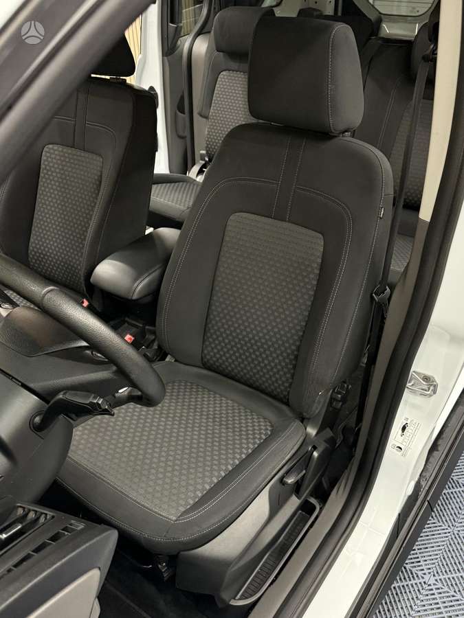 Ford Transit Connect - 12