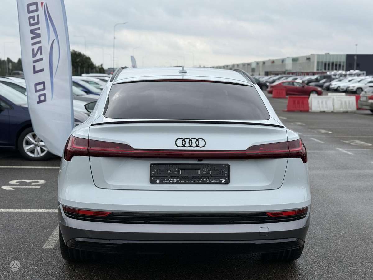 Audi e-tron Sportback - 8