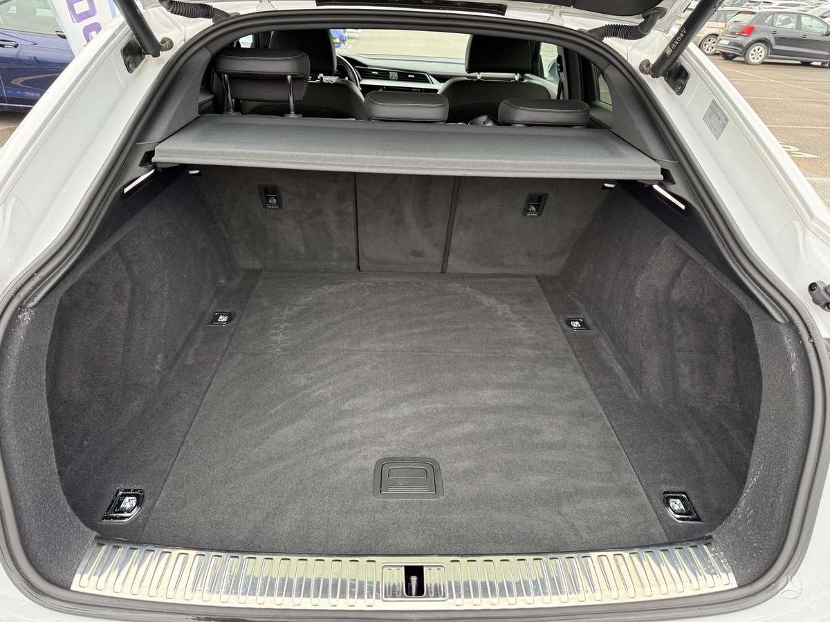 Audi e-tron Sportback - 10
