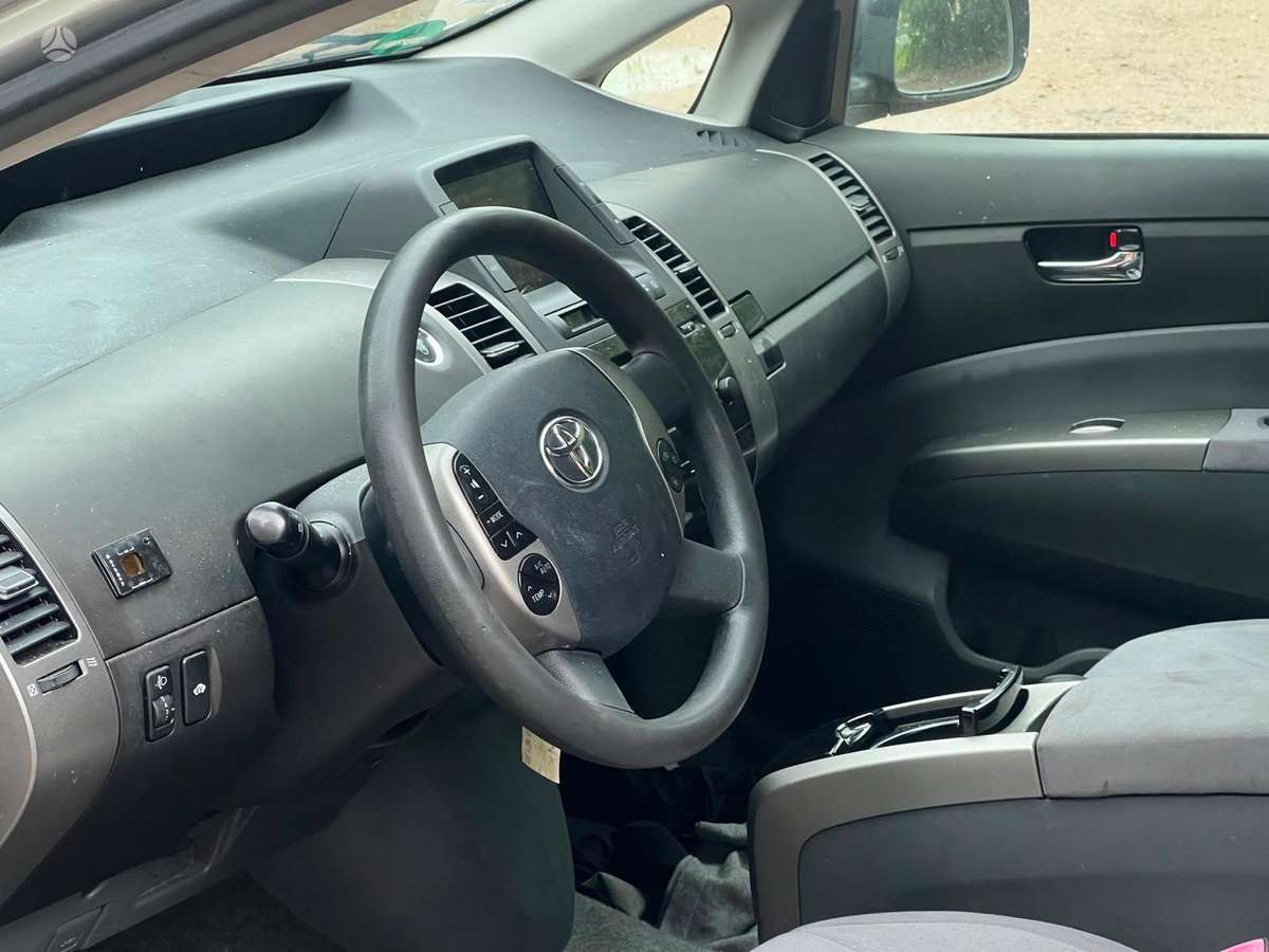 Toyota Prius - 5