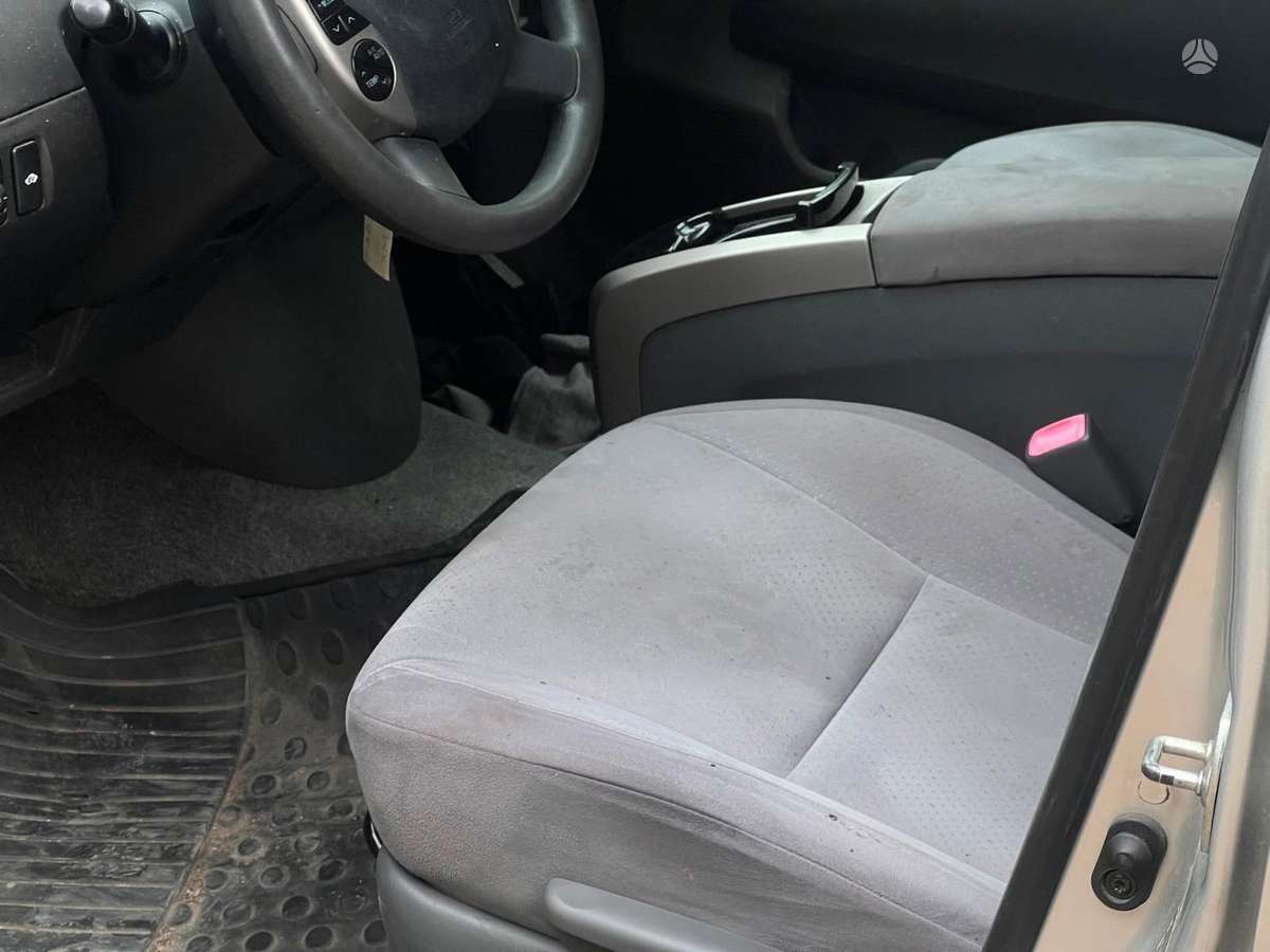 Toyota Prius - 12