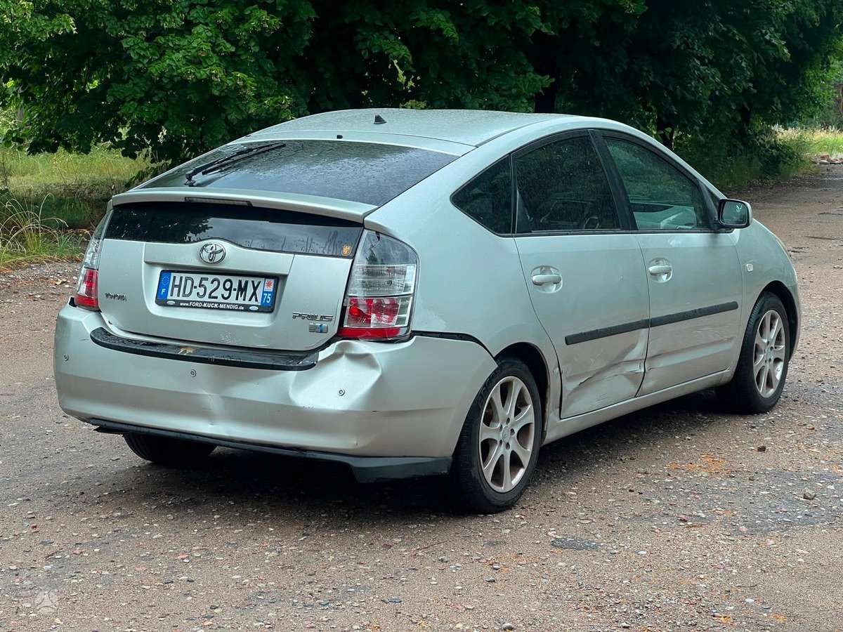 Toyota Prius - 8