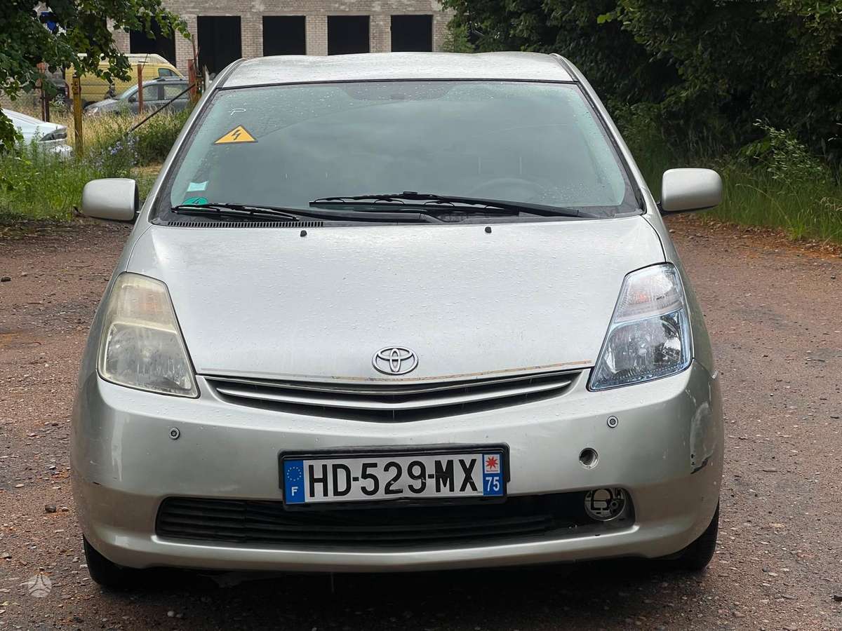 Toyota Prius - 2