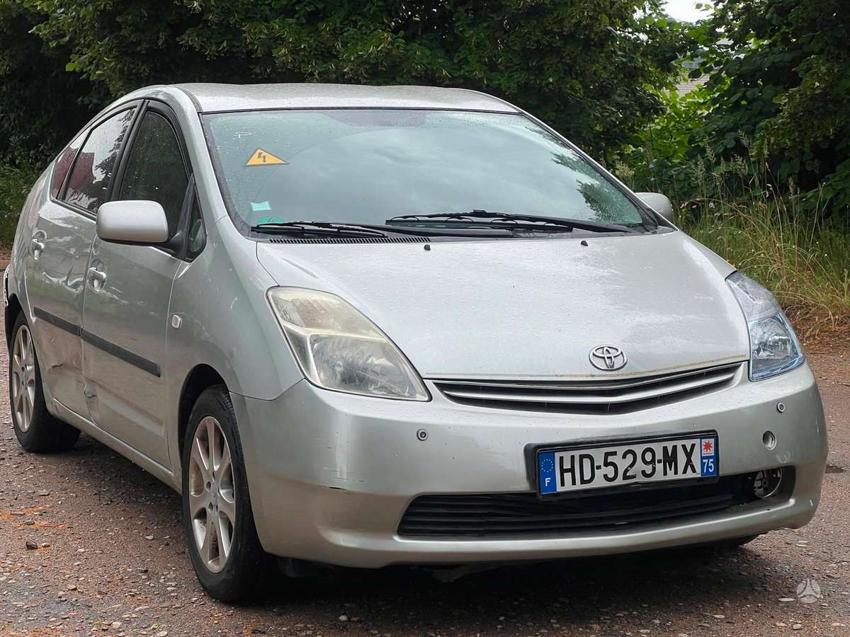 Toyota Prius - 1