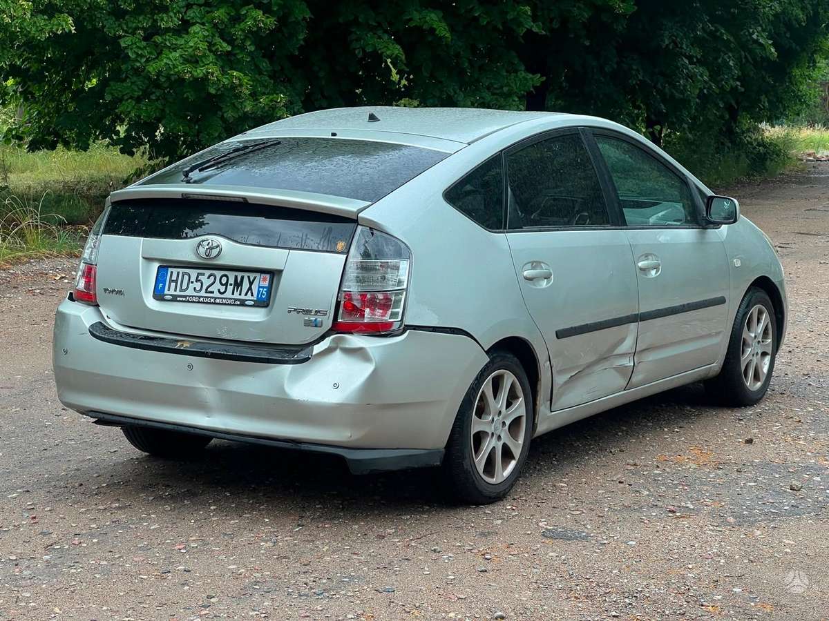 Toyota Prius - 11