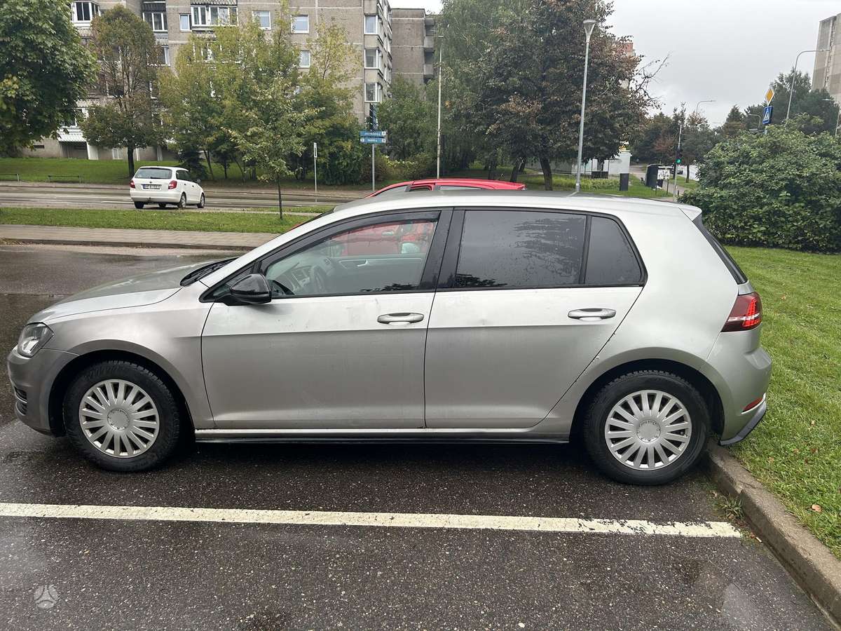 Volkswagen Golf - 2